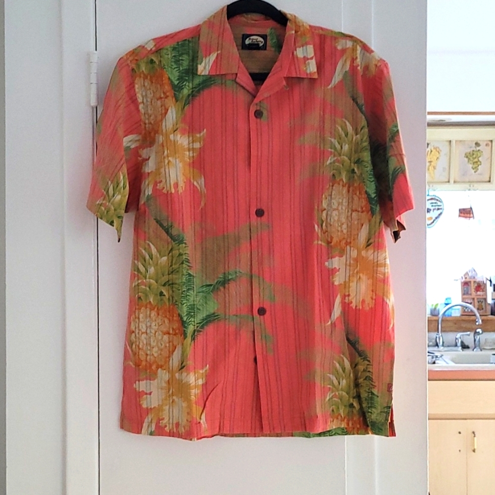 TOMMY BAHAMA SHIRT Size S 100% Cotton
